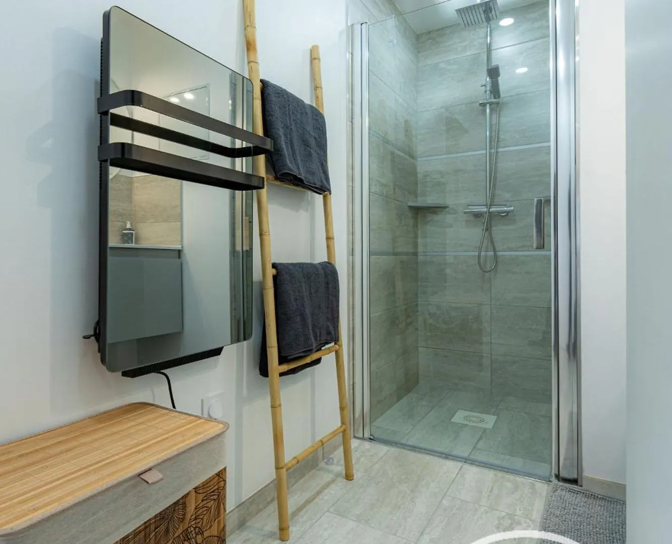 Entre Lacs Et Montagnes-Jardin-Wifi Gruffy Apartment